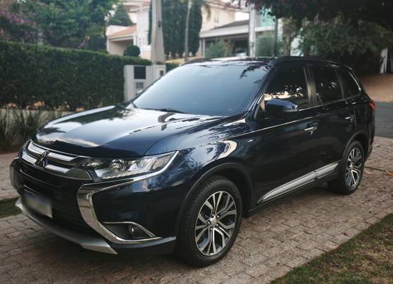 MITSUBISHI OUTLANDER 3.0 GT 4X4 V6 24V GASOLINA 4P AUTOMÁTICO